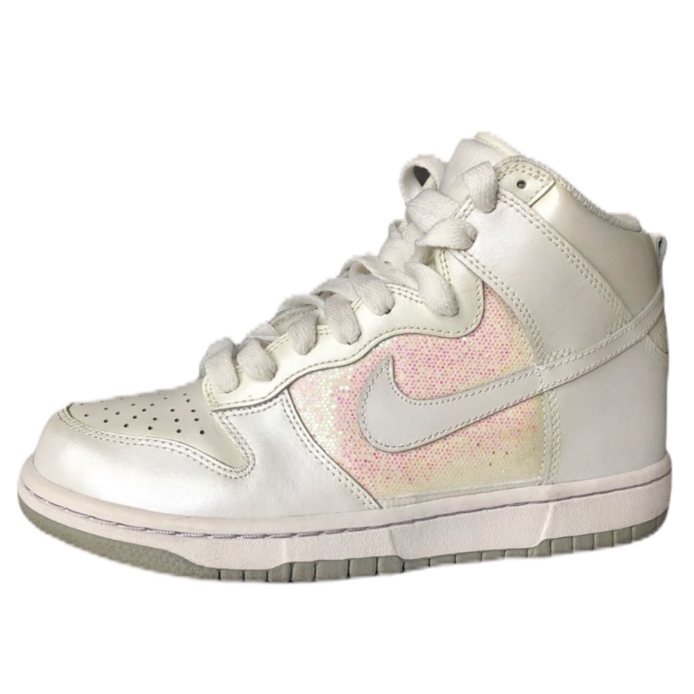 Nike Women’s White High Top Sneakers Size 7.5